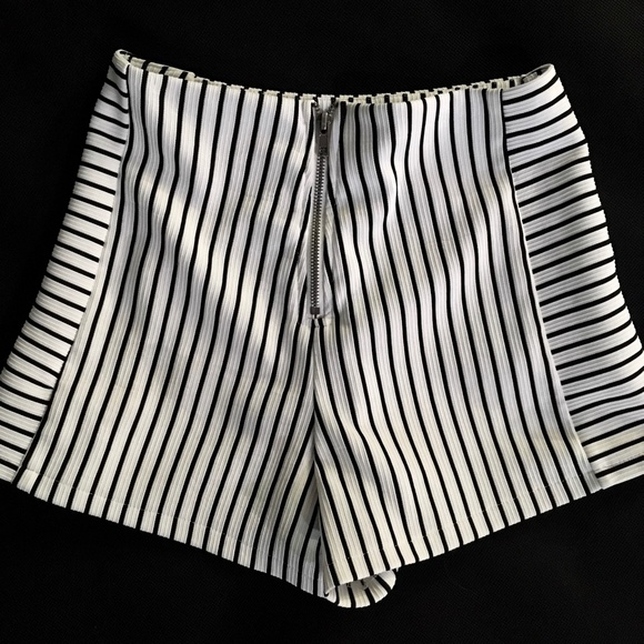 LF Rumor Boutique striped black white panel micro mini skirt skort shorts XS - Picture 7 of 8